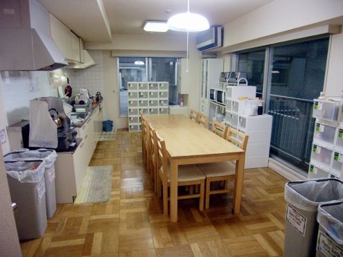 シェア住居のラウンジ。（id:4962,ラウンジ）