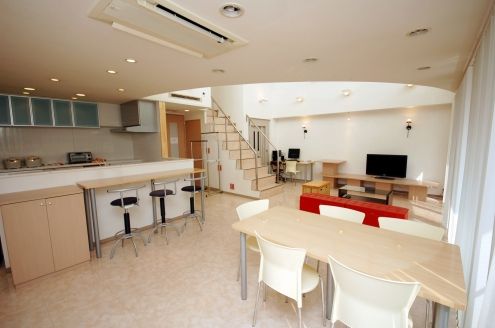 シェア住居のラウンジ。開放感がある。（id:10713,ラウンジ）