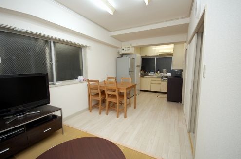 シェア住居のラウンジ。（id:11433,ラウンジ）