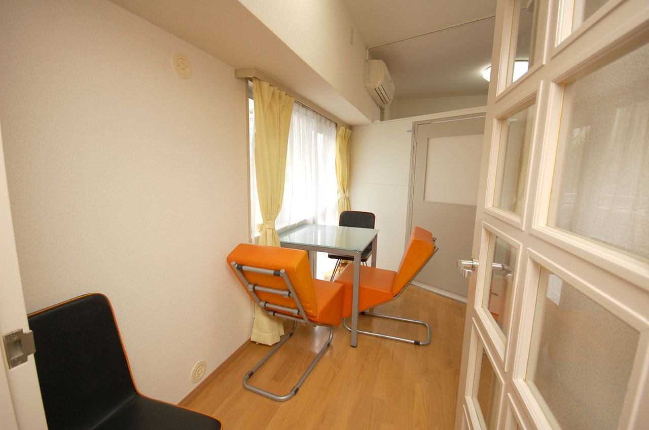 シェア住居のラウンジの様子。（id:12399,ラウンジ）