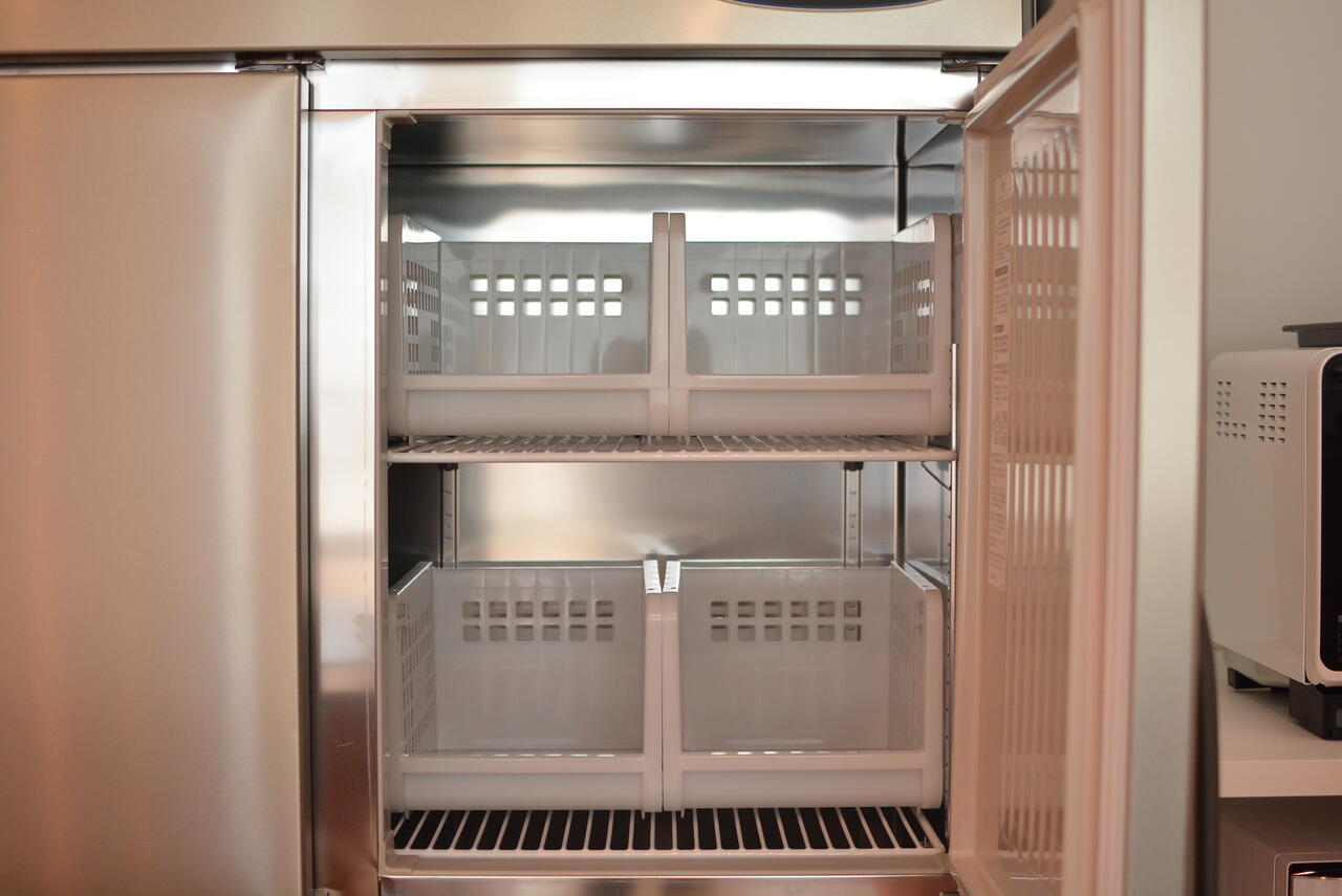 冷蔵庫の内部は専有部ごとにボックスで仕切られています。|1F キッチン