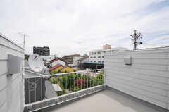 バルコニーからは名古屋城も見えます。もちろん、物干しもできます。(2013-07-19,専有部,ROOM,2F)