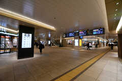 JR・千葉駅構内の様子。商業施設「ペリエ千葉」が直結しています。(2021-03-15,共用部,ENVIRONMENT,1F)