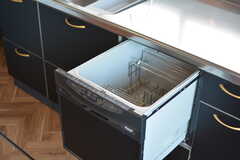 食器洗浄機の様子。(2021-05-07,共用部,KITCHEN,1F)