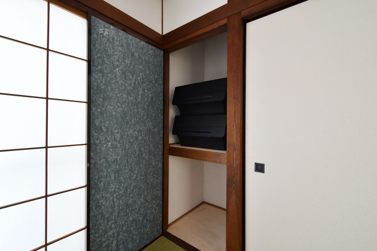 収納の様子。（301号室）(2020-06-18,専有部,ROOM,3F)