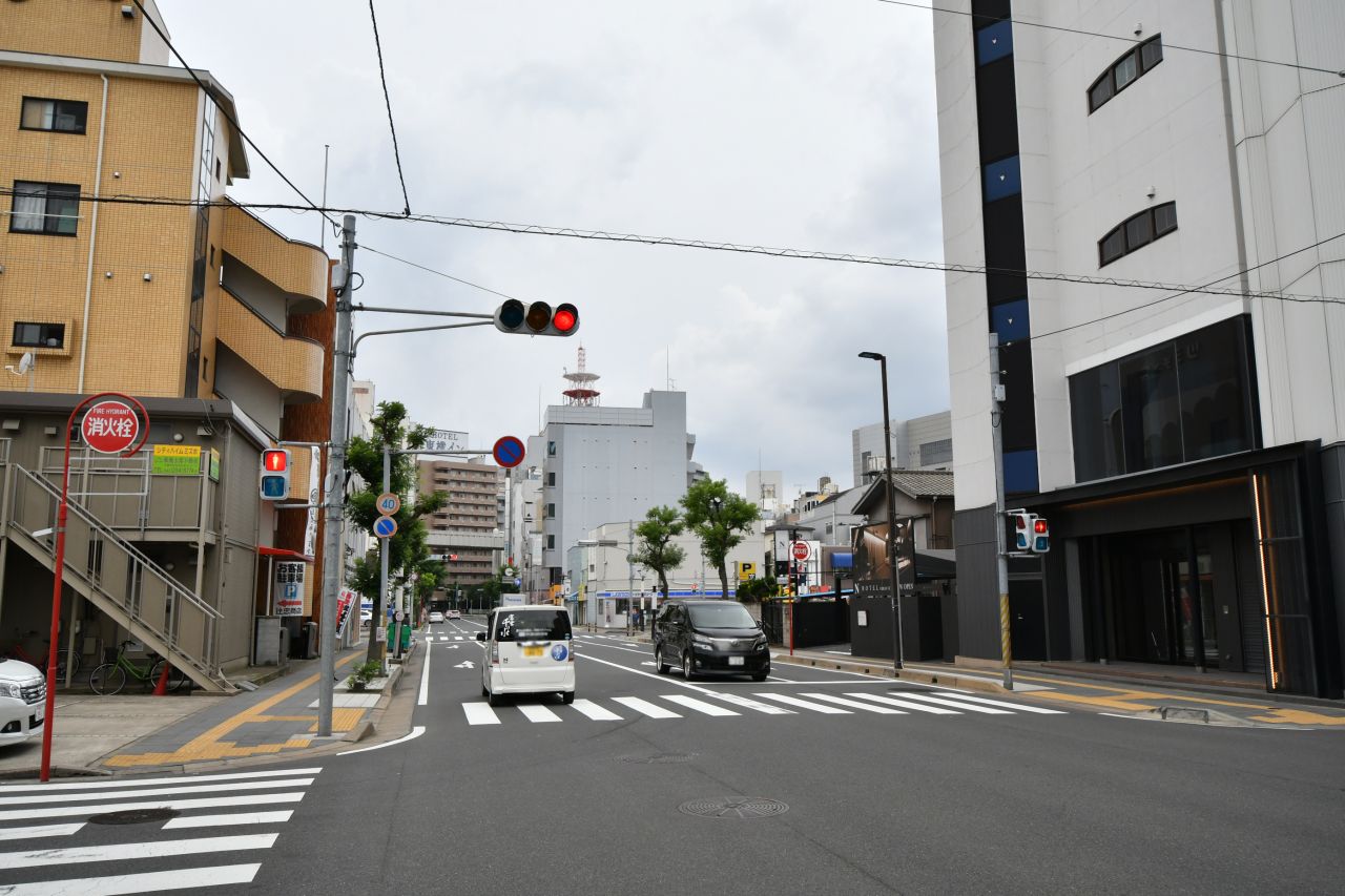 シェアハウス周辺の様子。大きめの通りに面しています。(2020-06-18,共用部,ENVIRONMENT,1F)