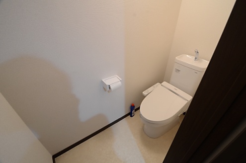 ウォシュレット付きトイレがもうひとつあります。(2016-01-25,共用部,TOILET,2F)