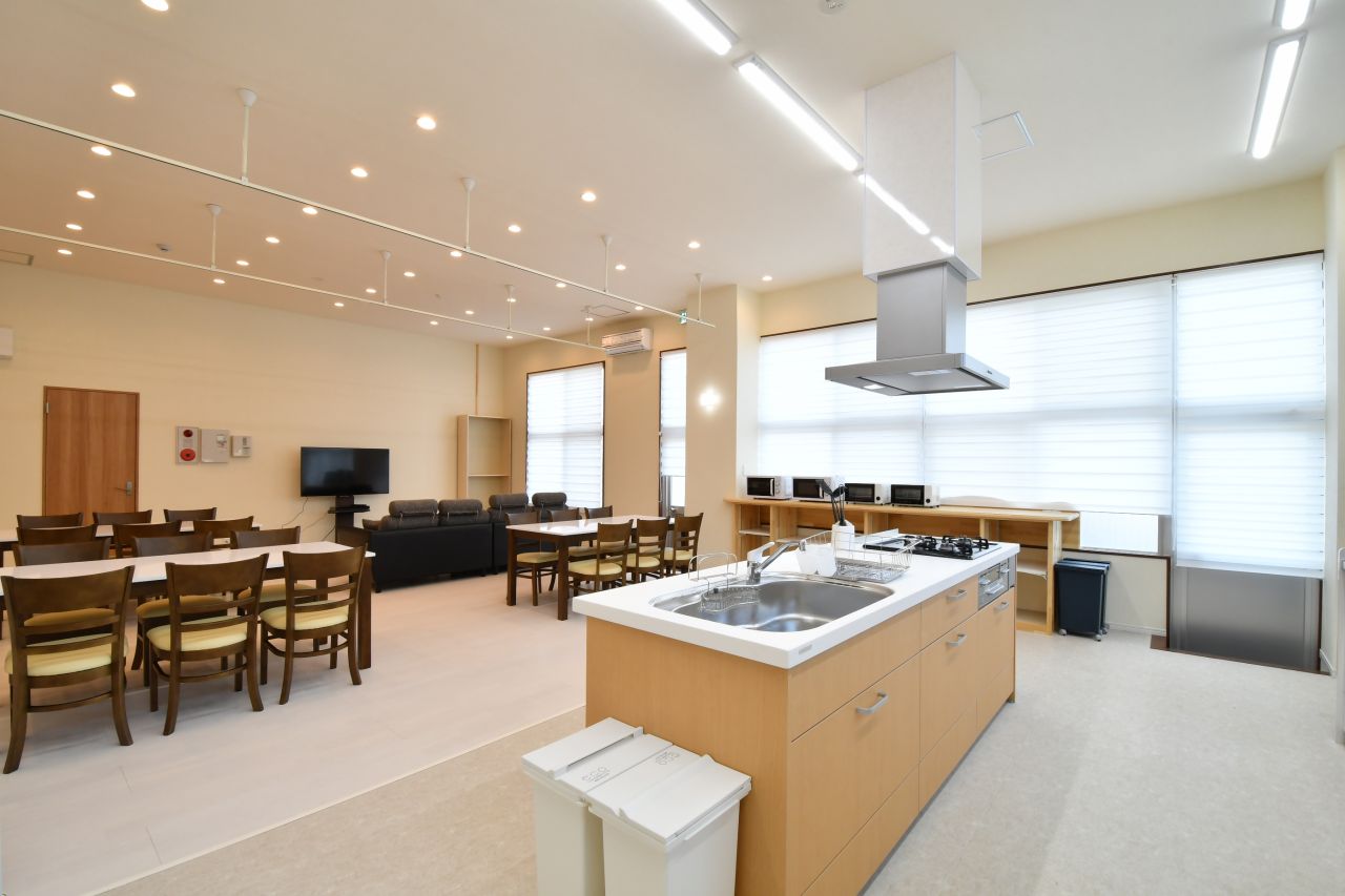 ロールカーテンを閉めるとこんな感じ。(2017-03-23,共用部,LIVINGROOM,)