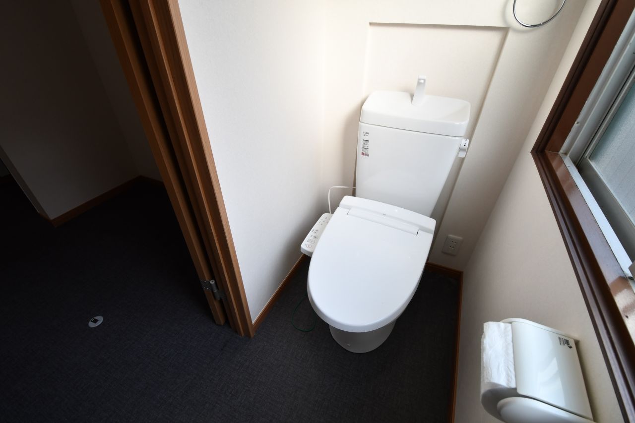 ウォシュレット付きトイレの様子。(2017-03-23,共用部,TOILET,2F)