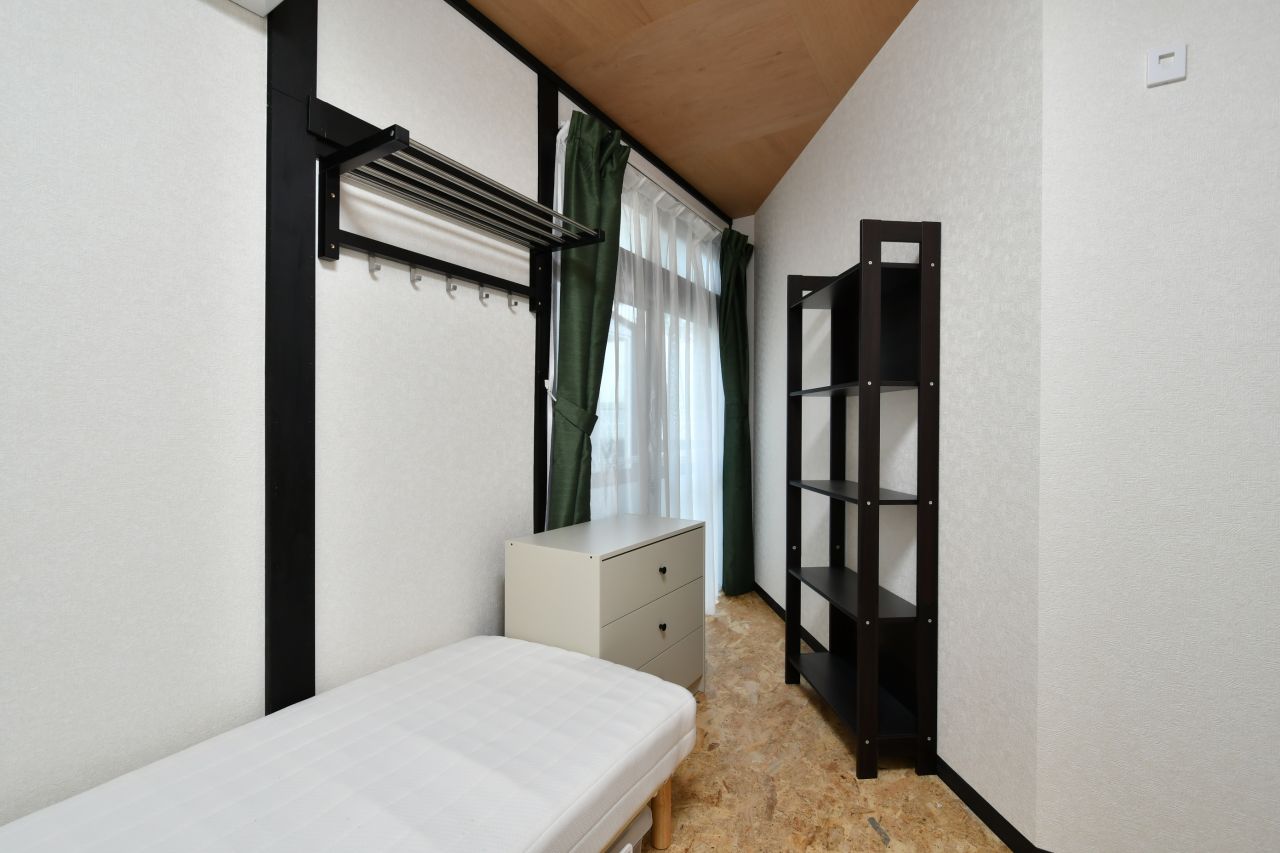 専有部の様子2。変形の部屋です。（102号室）(2023-05-23,専有部,ROOM,1F)