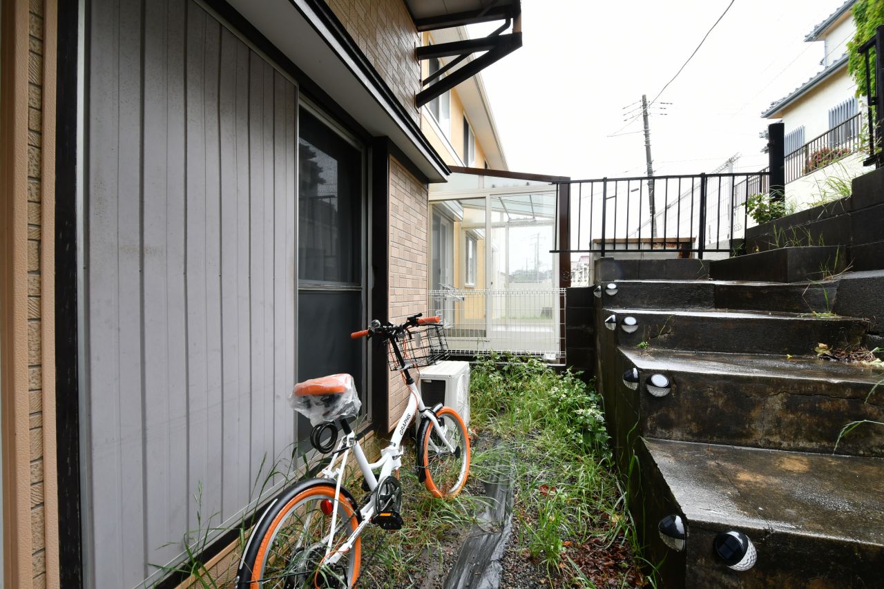 自転車置き場の様子。レンタサイクルも使用できます。(2023-05-23,共用部,GARAGE,1F)