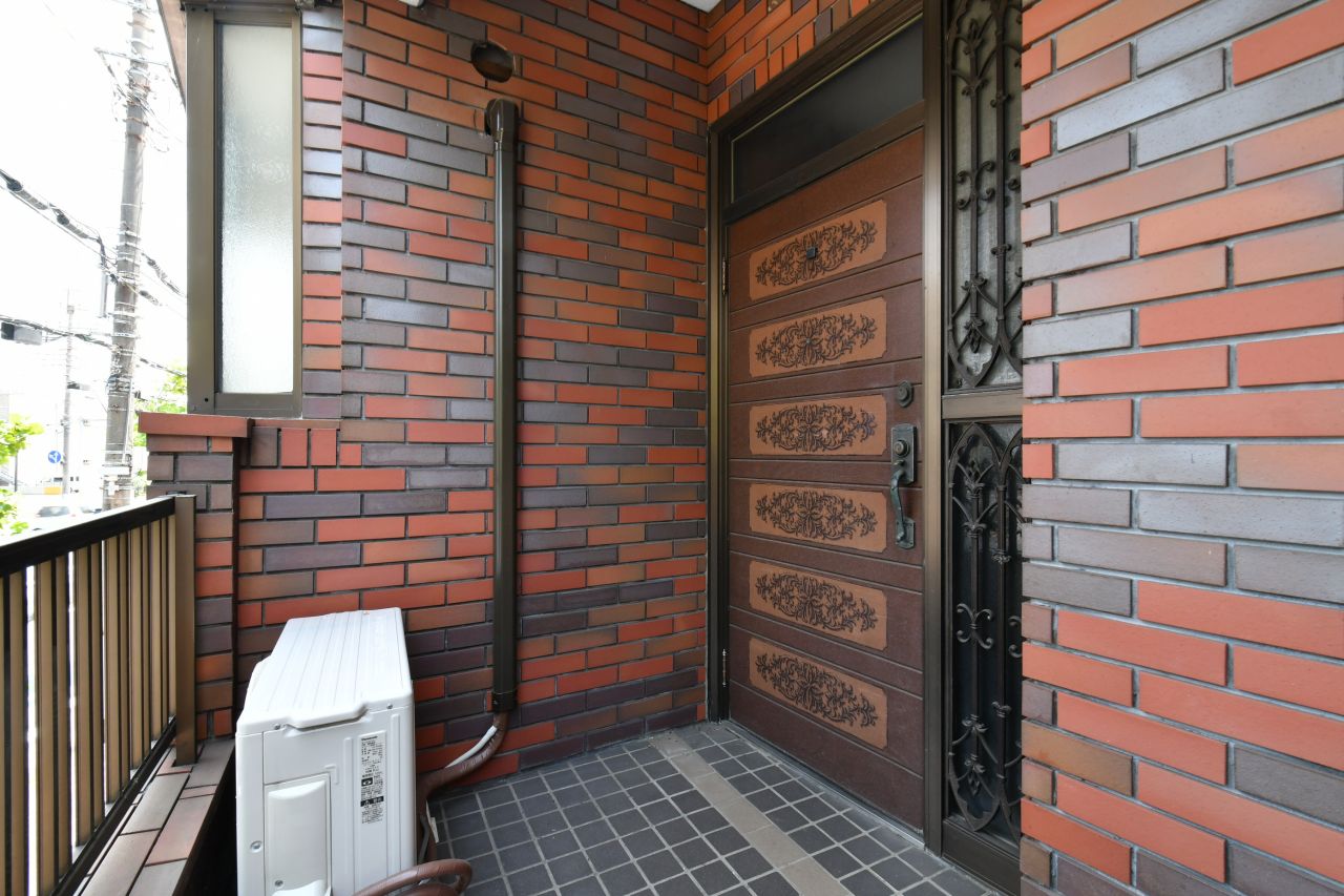シェアハウスの玄関。(2018-07-24,周辺環境,ENTRANCE,2F)
