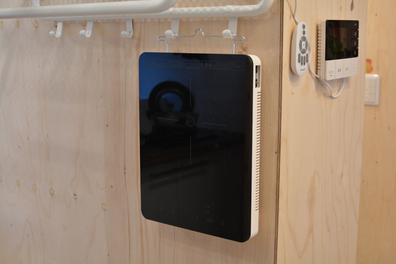 ポータブルタイプのIHヒーターも用意されています。(2022-01-07,共用部,KITCHEN,1F)