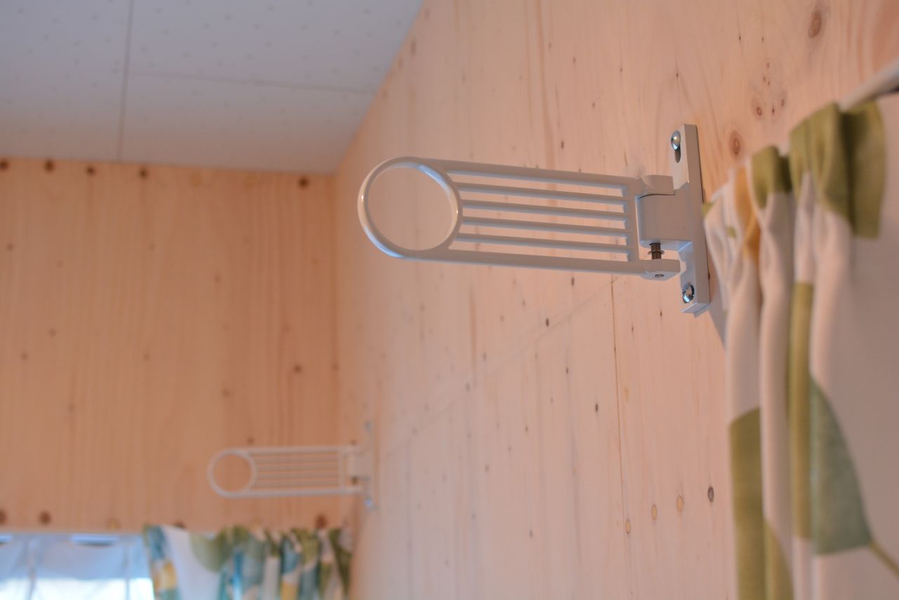 室内用の物干し金具が設置されています。（101号室）(2022-01-07,専有部,ROOM,1F)