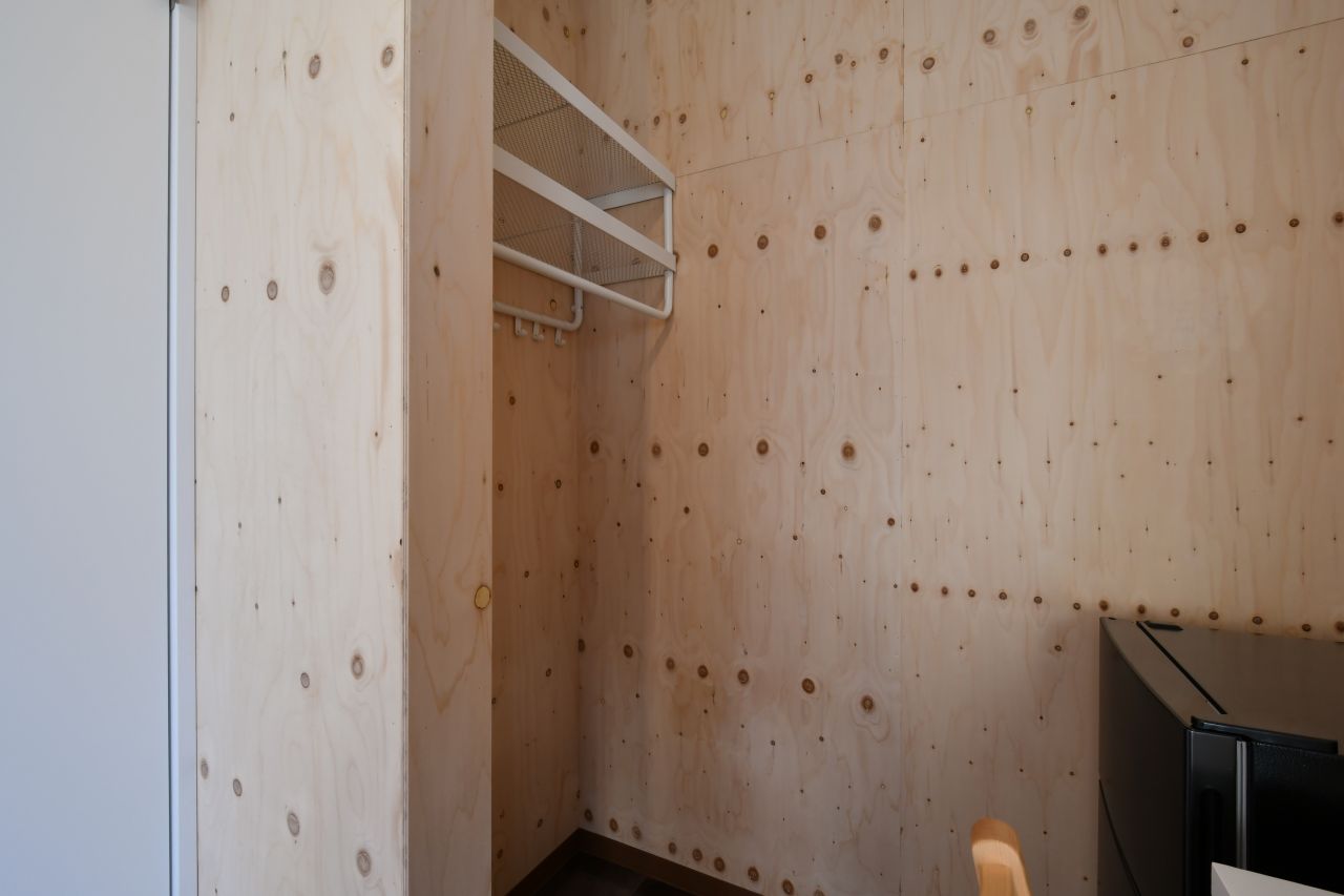 オープンクローゼットの様子。（203号室）(2022-01-07,専有部,ROOM,2F)