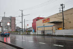 三咲駅前にはスーパーがあります。(2021-11-12,共用部,ENVIRONMENT,1F)