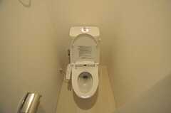 2名で使用するトイレです。（215、216号室）(2013-03-04,共用部,TOILET,2F)