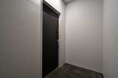 専有部のドア。（102号室）(2020-03-12,専有部,ROOM,1F)
