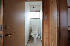 トイレの様子。（101号室）(2012-02-01,専有部,ROOM,1F)