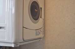 電気式の乾燥機が設置されています。(2014-02-19,共用部,LAUNDRY,2F)