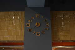 柱には時計が。(2020-03-18,共用部,LIVINGROOM,1F)