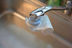 水栓には浄水器が設置されています。(2022-06-08,共用部,KITCHEN,1F)