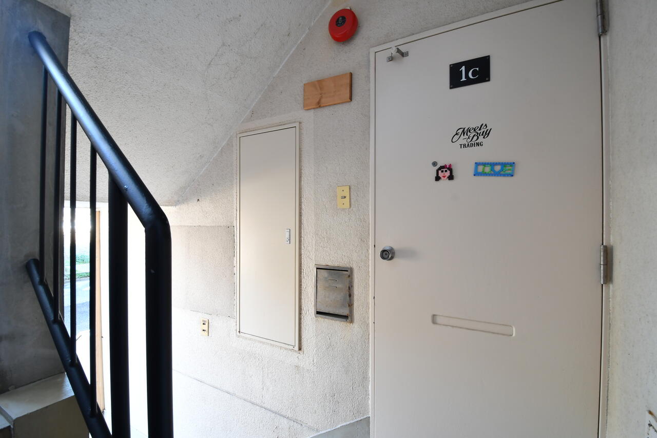 DIYスペースの玄関ドア。 |1F 玄関