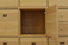 収納ボックスは部屋ごとに1扉分使用することができます。(2019-04-03,共用部,KITCHEN,1F)
