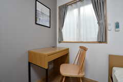 全室、机と椅子が用意されています。（101号室）(2019-04-03,専有部,ROOM,1F)