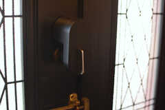 玄関の鍵はオートロックです。(2021-11-08,周辺環境,ENTRANCE,1F)
