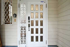 シェアハウスの玄関ドア。(2022-04-27,周辺環境,ENTRANCE,1F)