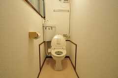 ウォシュレット付きトイレの様子。(2012-10-03,共用部,TOILET,1F)