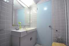 洗面台の様子。（402号室）(2012-10-01,共用部,OTHER,4F)