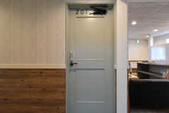 専有部のドア。（201号室）(2022-09-29,専有部,ROOM,2F)