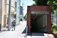 阪神電車・鳴尾・武庫川女子大学駅前の様子2。シェアハウスまでは地下道を通って道路を渡ります。(2020-06-24,共用部,ENVIRONMENT,1F)