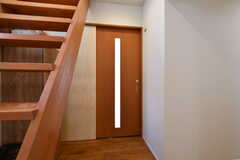ドアはかつて使用していたものを再利用している箇所も多くあります。（101号室）(2023-03-15,専有部,ROOM,1F)