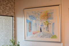 室内に飾られた絵画は、なんとオーナーさんの作品なのだそう！(2022-12-08,共用部,OTHER,1F)