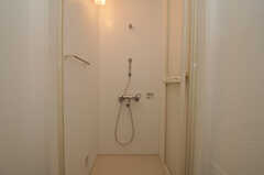 シャワールームの様子。(2010-10-15,共用部,BATH,1F)