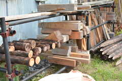 スタンバイ中の木材がたくさん。(2023-07-03,共用部,OTHER,1F)
