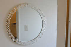 まるい鏡はモザイクガラスの装飾。(2013-03-18,共用部,OTHER,2F)