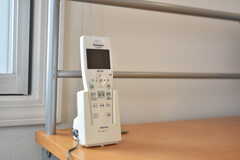 3階の部屋にだけ、インターホンの受話器が設置されています。（301号室）(2019-07-03,専有部,ROOM,3F)