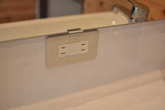 洗面台にはコンセントが設置されています。(2020-01-08,共用部,WASHSTAND,1F)