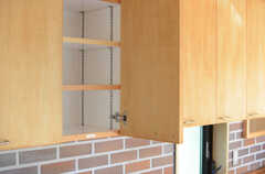 キッチンは収納も豊富。部屋ごとに使用できる棚が設けられています。(2013-04-05,共用部,KITCHEN,1F)