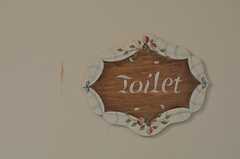 トイレのサイン。(2013-04-02,共用部,TOILET,2F)