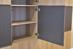収納棚は専有部ごとに使えるスペースが決まっていて、キッチングッズや調味料を保管しておくことができます。(2019-03-03,共用部,KITCHEN,1F)