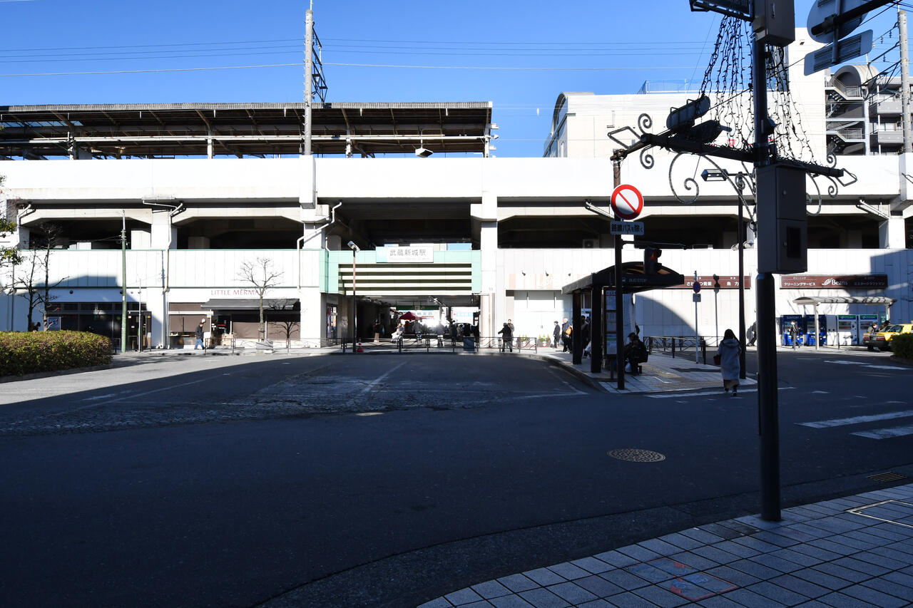 JR南武線・武蔵新城駅の様子。|1F 周辺環境
