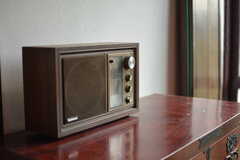 古いラジオが飾られています。音は鳴らないそう。（101号室）(2019-03-14,専有部,ROOM,1F)