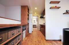 ラウンジの横にキッチンが併設されています。(2010-04-26,共用部,LIVINGROOM,3F)