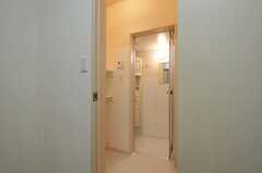 脱衣室とシャワールームの様子。(2012-03-29,共用部,BATH,1F)