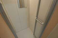 シャワールームの床。(2012-03-29,共用部,BATH,1F)